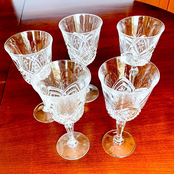 Set of 12 gorgeous cut-to-clear wine glasses red wine white wine water glasses - Picture 9 of 14